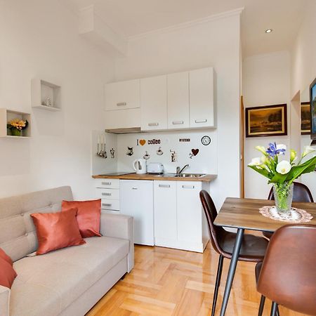 Studio Apartment Vittoria Lovran Exterior photo